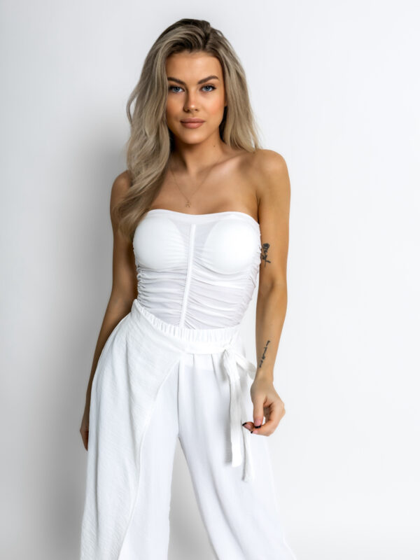 Bílý basic top DRESDENI s vycpávkami Velikost: ONESIZE