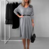 Šedé dlouhé oversize svetrové šaty AUDREY s broží Velikost: ONESIZE - Image 3