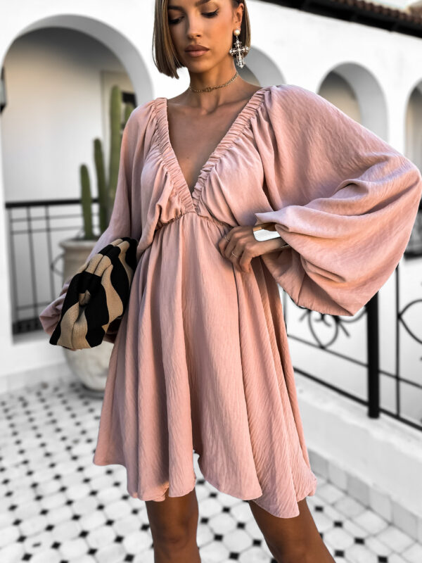 Starorůžové krátké boho šaty RANGE s výstřihem do V Velikost: ONESIZE