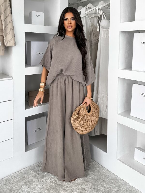 Hnědé mušelínové oversize tričko MILORA Velikost: ONESIZE