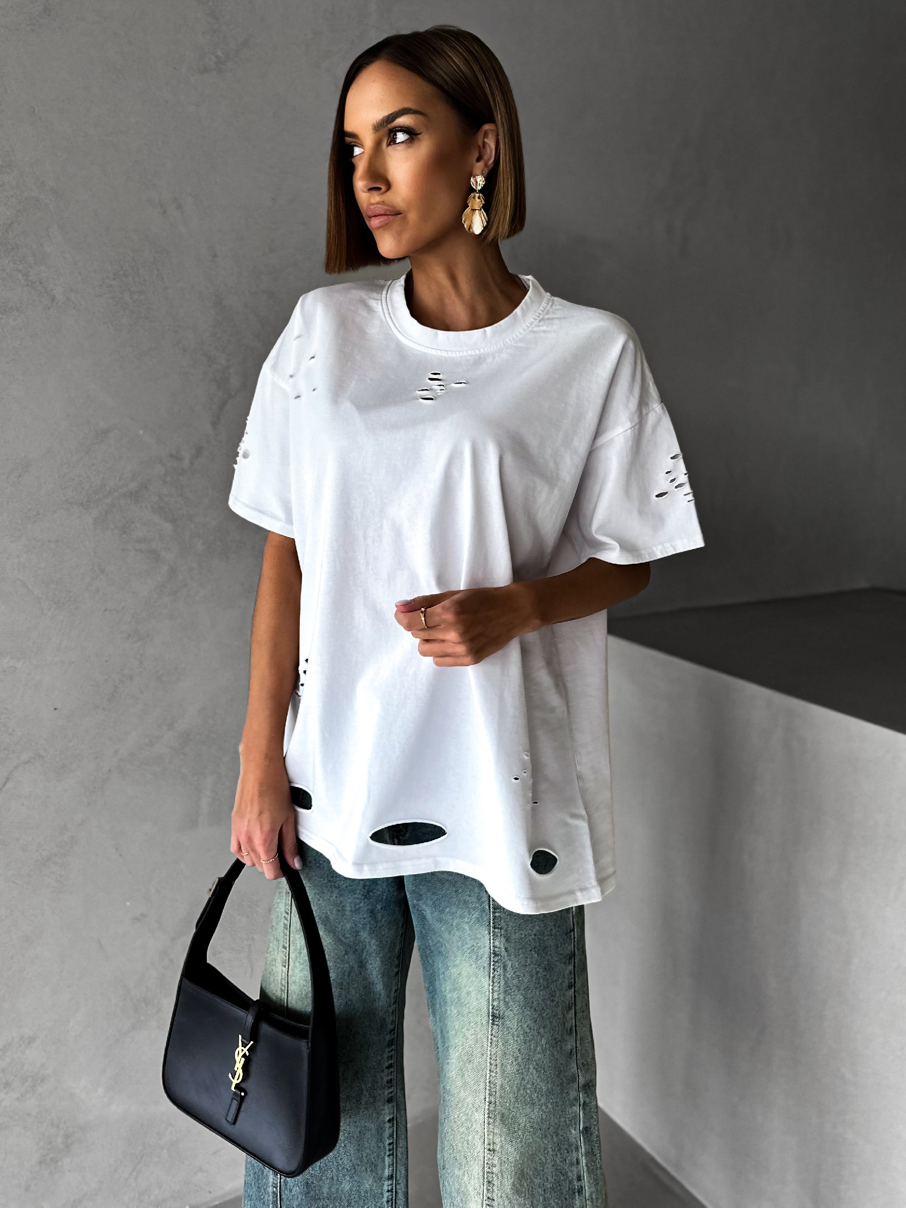 Bílé oversized trhané triko BERATI Velikost: ONESIZE - Obrázek 2