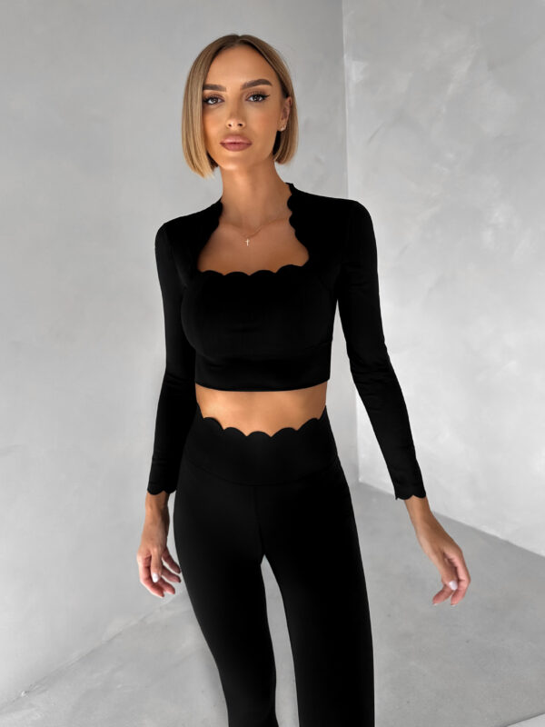 Černý sportovní crop top WALATA s dlouhým rukávem Velikost: L