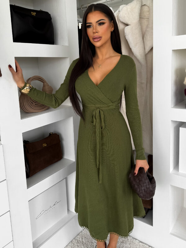 Khaki elegantní áčkové midi šaty TEYVORA s páskem Velikost: L/XL