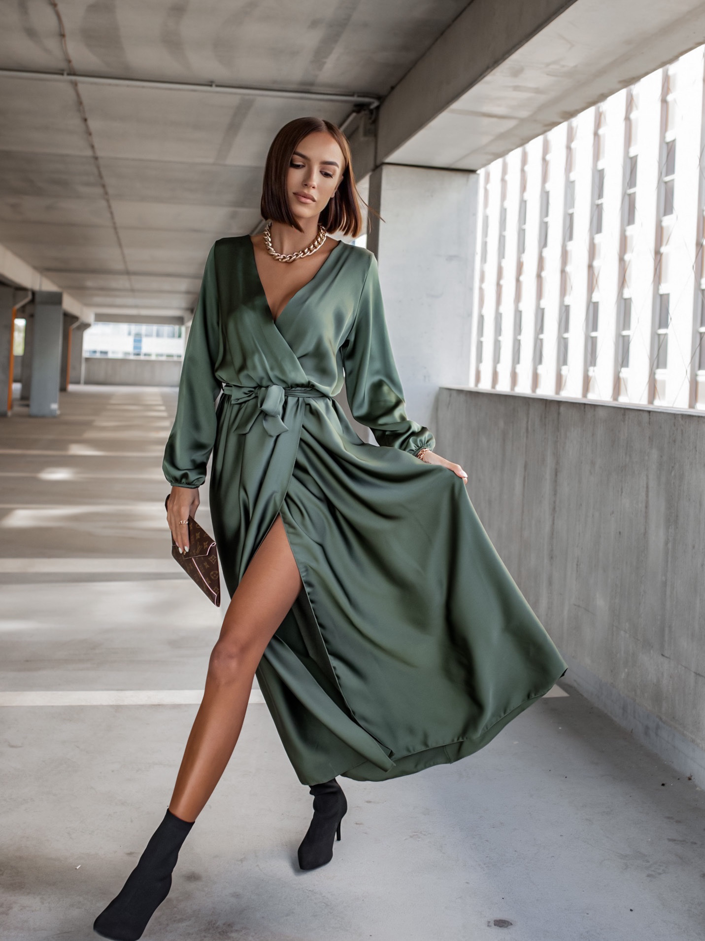 Khaki elegantní šaty WOMAN s dlouhým rukávem - Obrázek 2