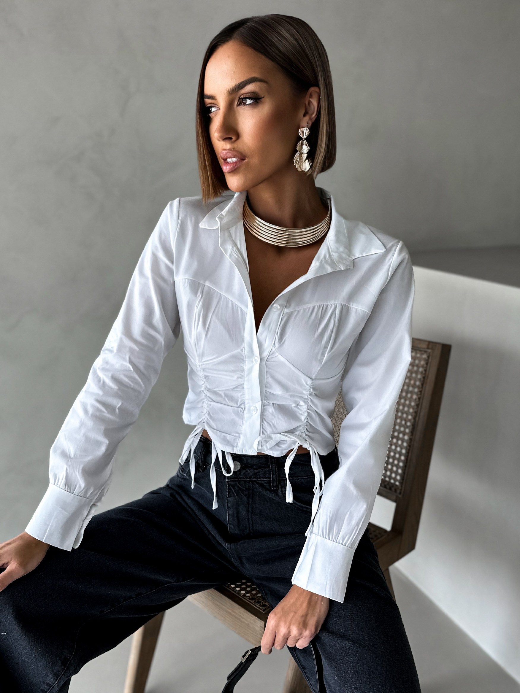 Bílá crop košile OLEOD se stahováním Velikost: ONESIZE - Obrázek 2