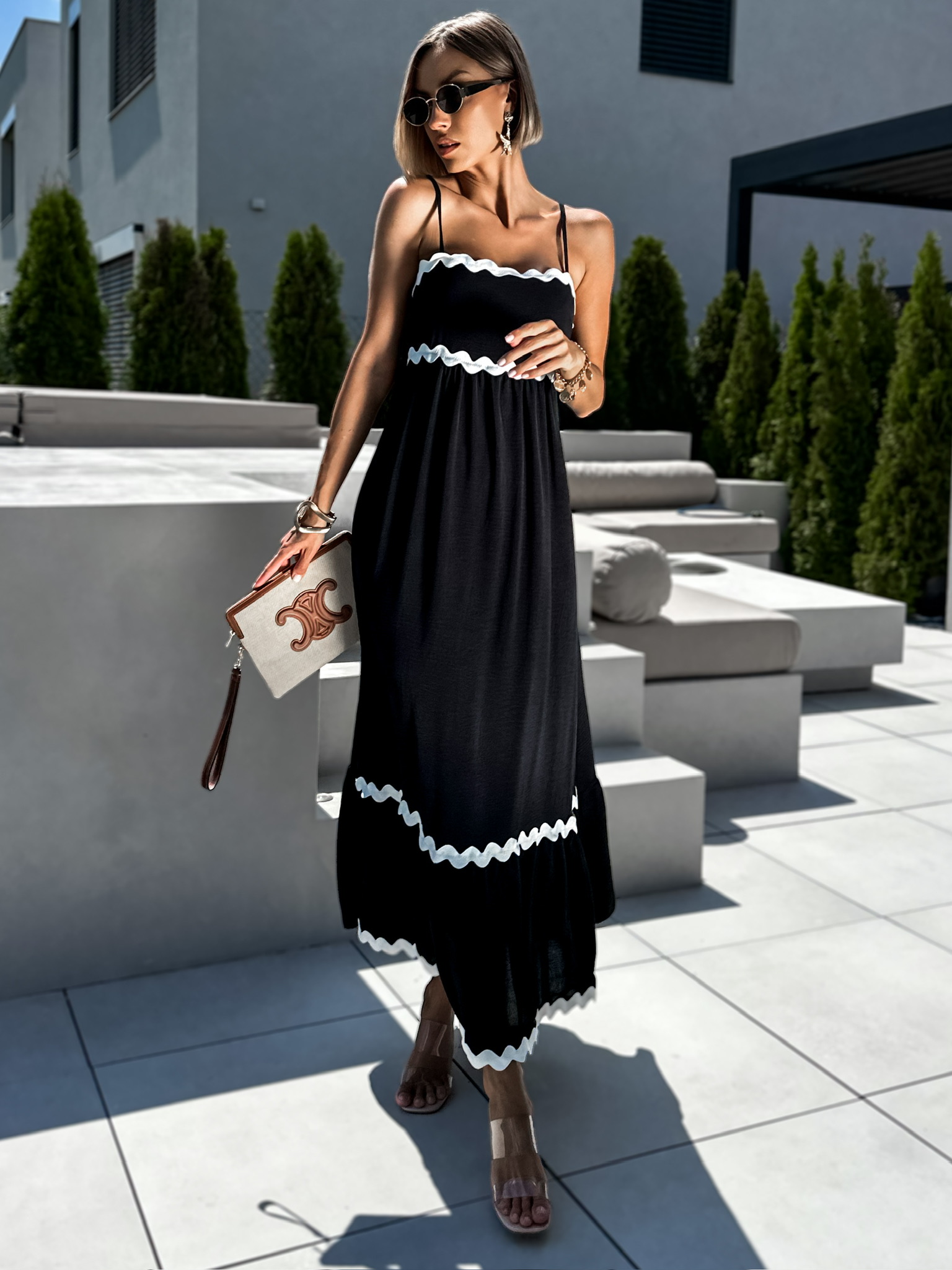 Černé dlouhé maxi šaty BOLLE na ramínka Velikost: ONESIZE - Obrázek 2