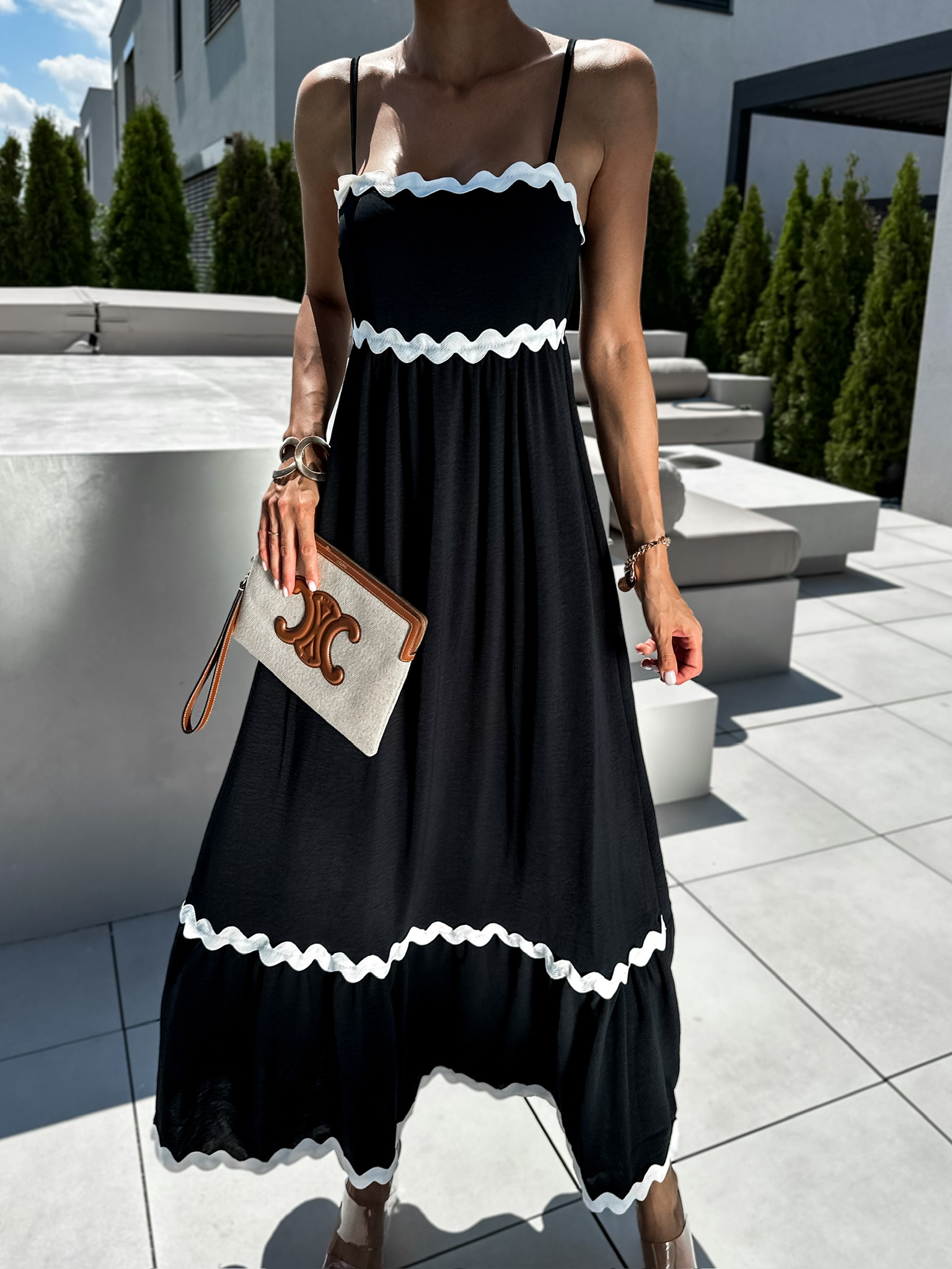 Černé dlouhé maxi šaty BOLLE na ramínka Velikost: ONESIZE