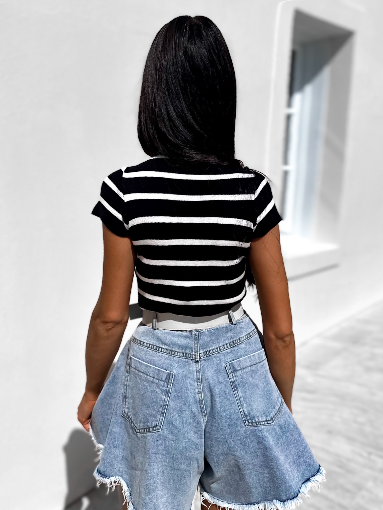 Černé pruhované tričko LINESTY Velikost: ONESIZE - Obrázek 2