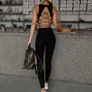 Černé sportovní joga tílko CENIVA se šněrováním Velikost: S