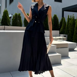 Černé stylove šaty SYNGAPOR s plisovanou sukní Velikost: ONESIZE