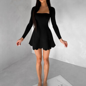 Černé tenisové vlnkované šaty RYTYLA s kraťásky Velikost: L