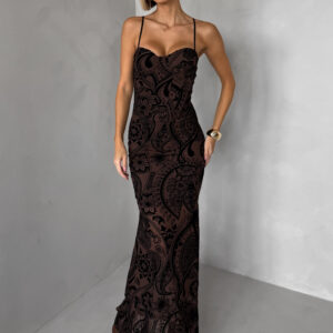 Hnědé dlouhé společenské šaty AVENZIA na ramínka Velikost: M/L