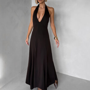 Hnědé elegantní dlouhé šaty NORELIE s výstřihem Velikost: ONESIZE