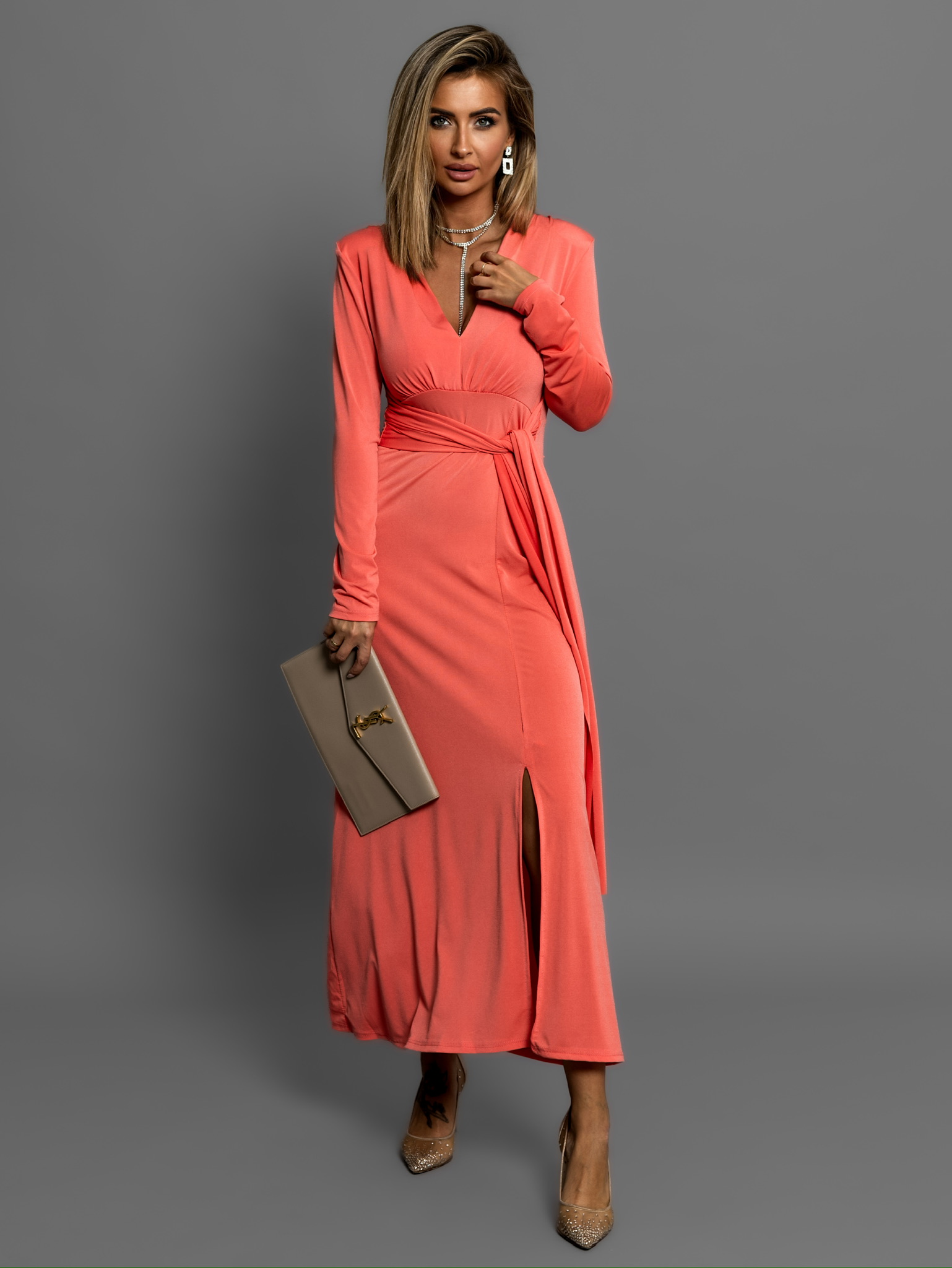 Korálové šaty BOTTOM na zavázání s dlouhým rukávem Velikost: ONESIZE - Obrázek 2