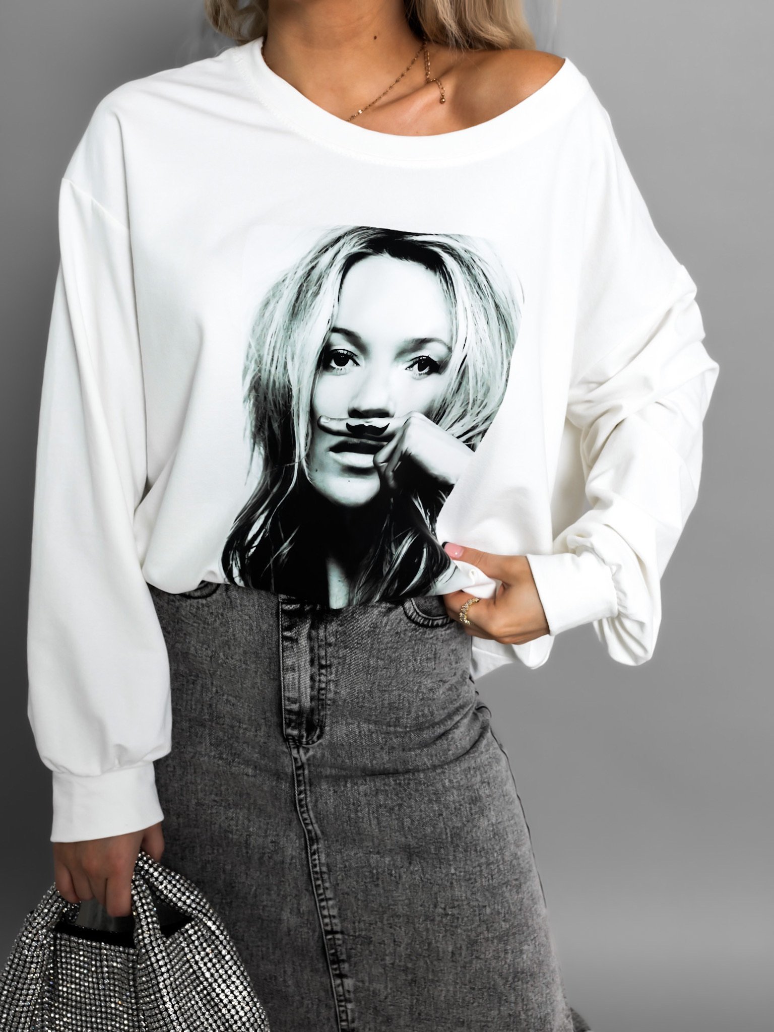 Krémová mikina LINA širšího střihu s obrázkem Velikost: ONESIZE - Obrázek 3