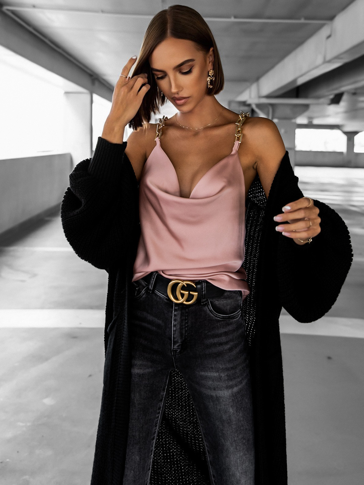 Starorůžový elegantní top GENEVIA se zlatými ramínky - Obrázek 2