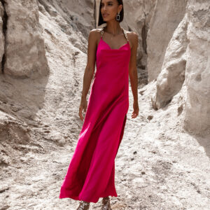 Tmavě růžové lesklé elegantní šaty MENLEYS se zlatými ramínky