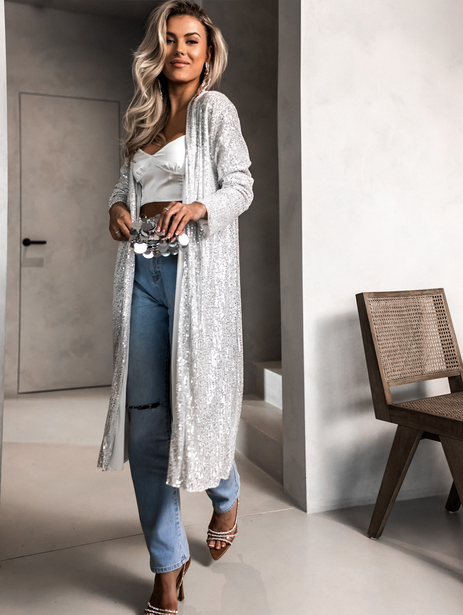 Bílý třpytivý cardigan YURIDIA s flitry Velikost: ONESIZE - Obrázek 2