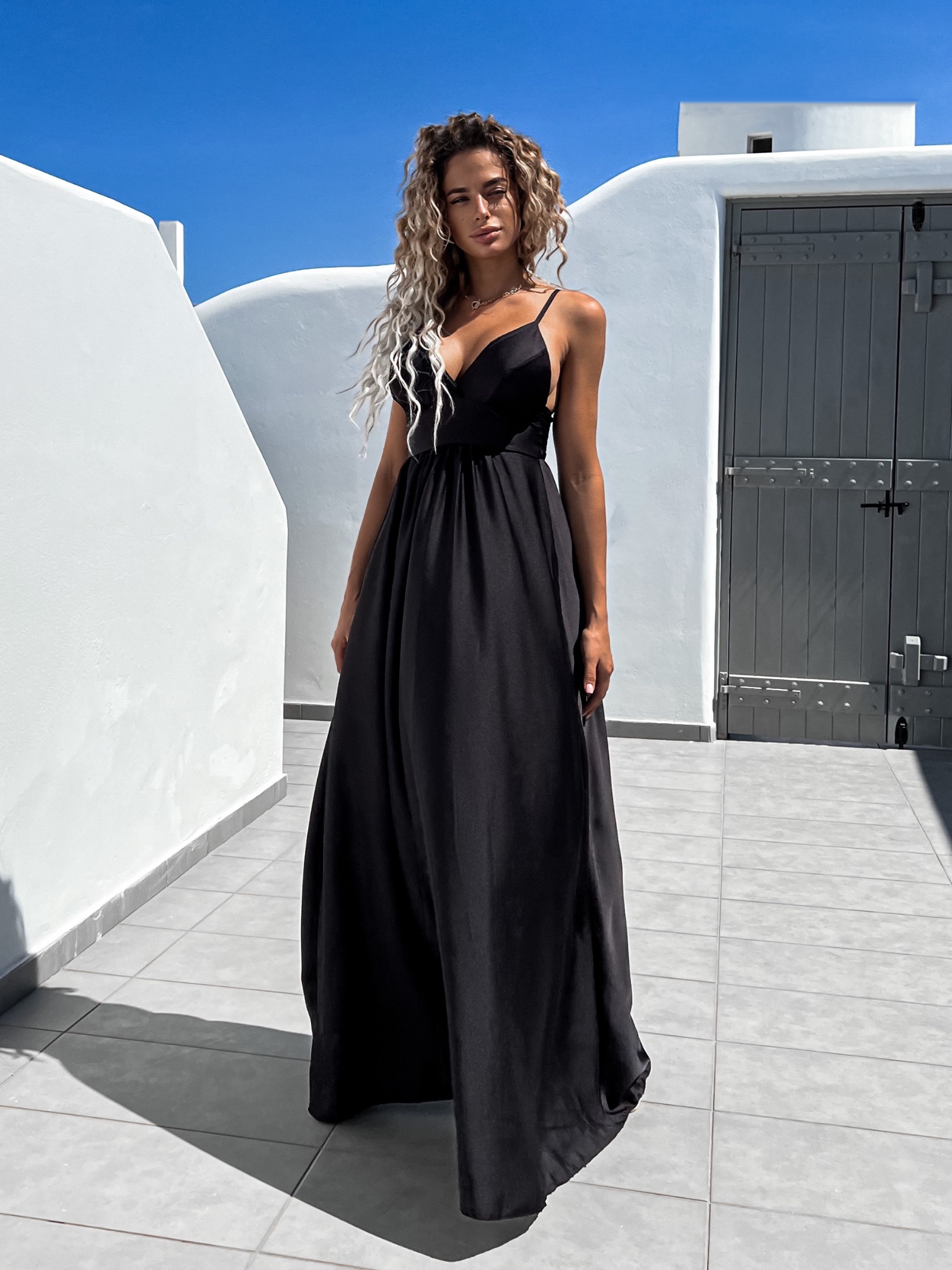 Černé elegantní šaty MAKANY - Obrázek 3