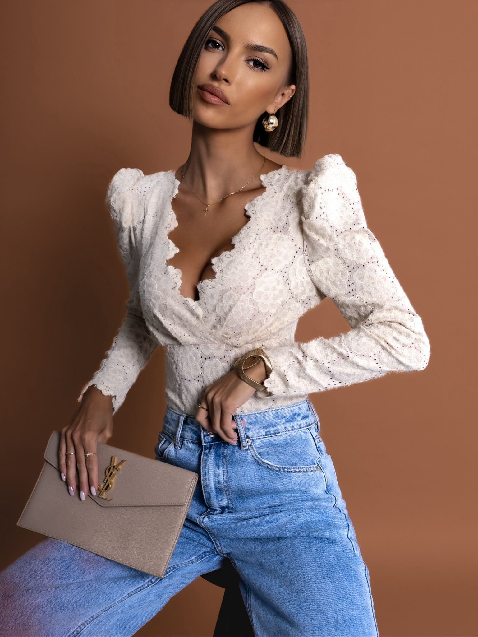 Krémové elegantní body CESAR s výstřihem Velikost: ONESIZE