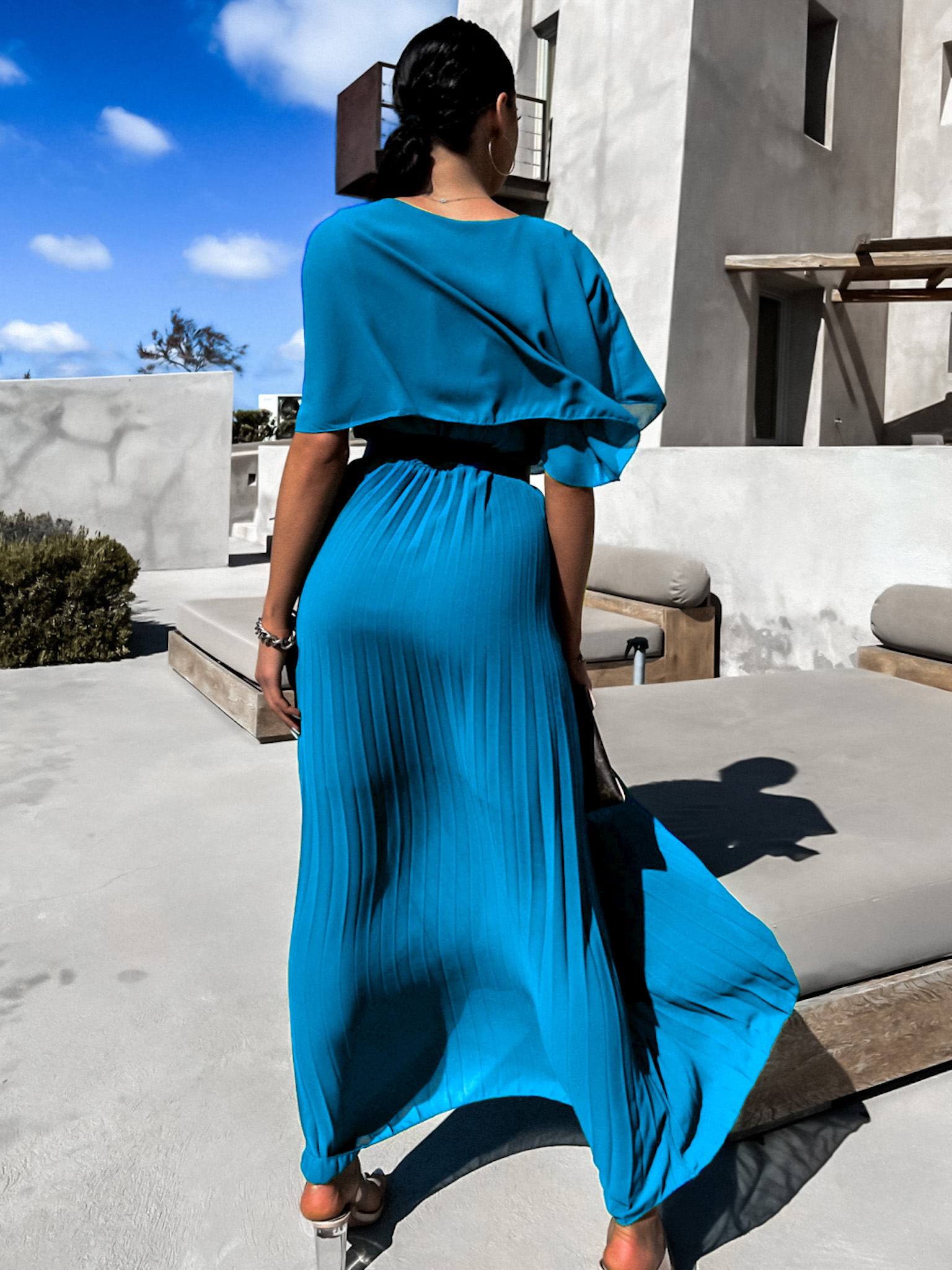 Petrolejové elegantní šaty PARFOMELLE s výsřihem do V Velikost: ONESIZE - Obrázek 3