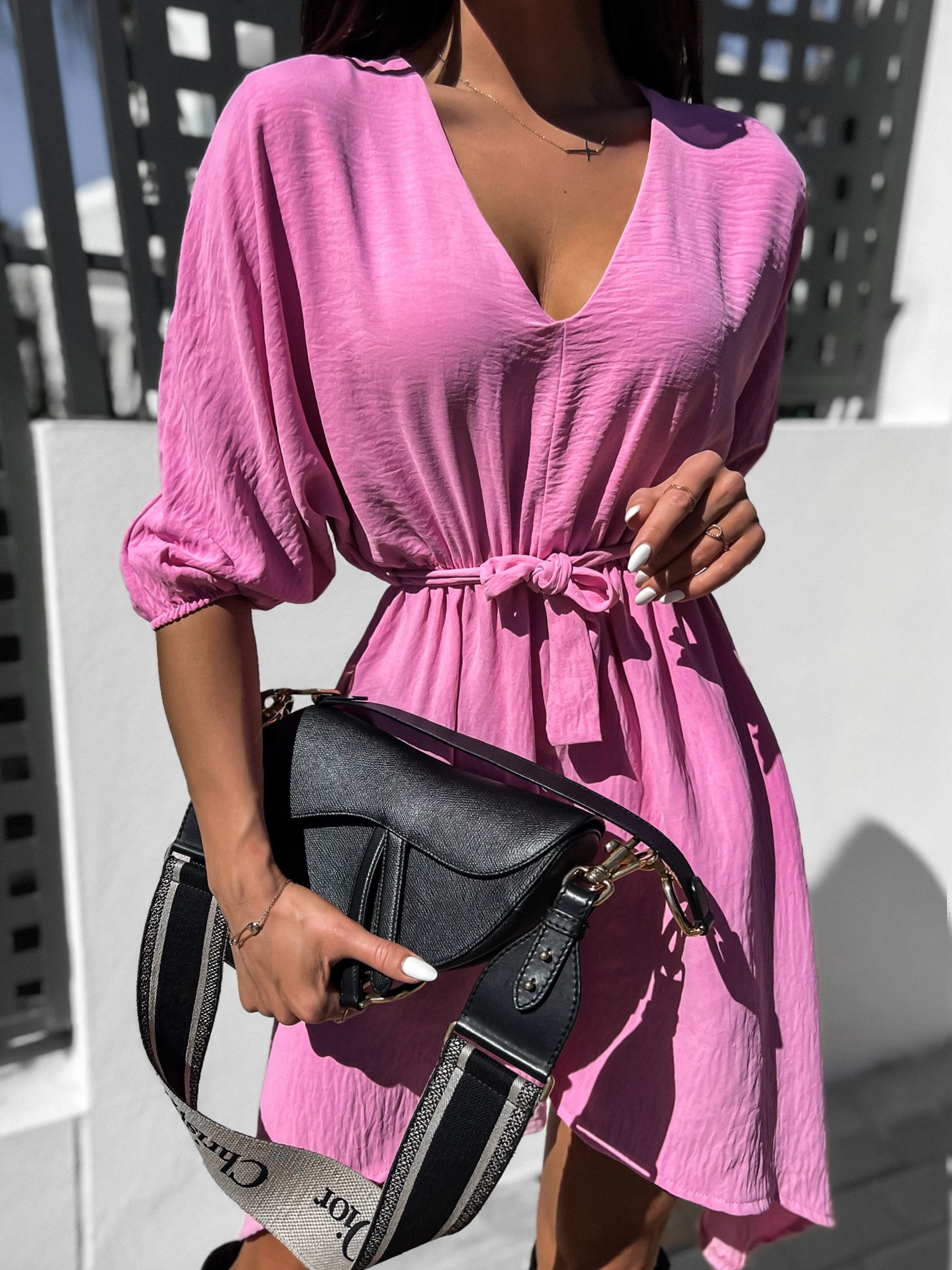 Růžové lehké šaty MULLBERY s výstřihem Velikost: ONESIZE - Obrázek 3