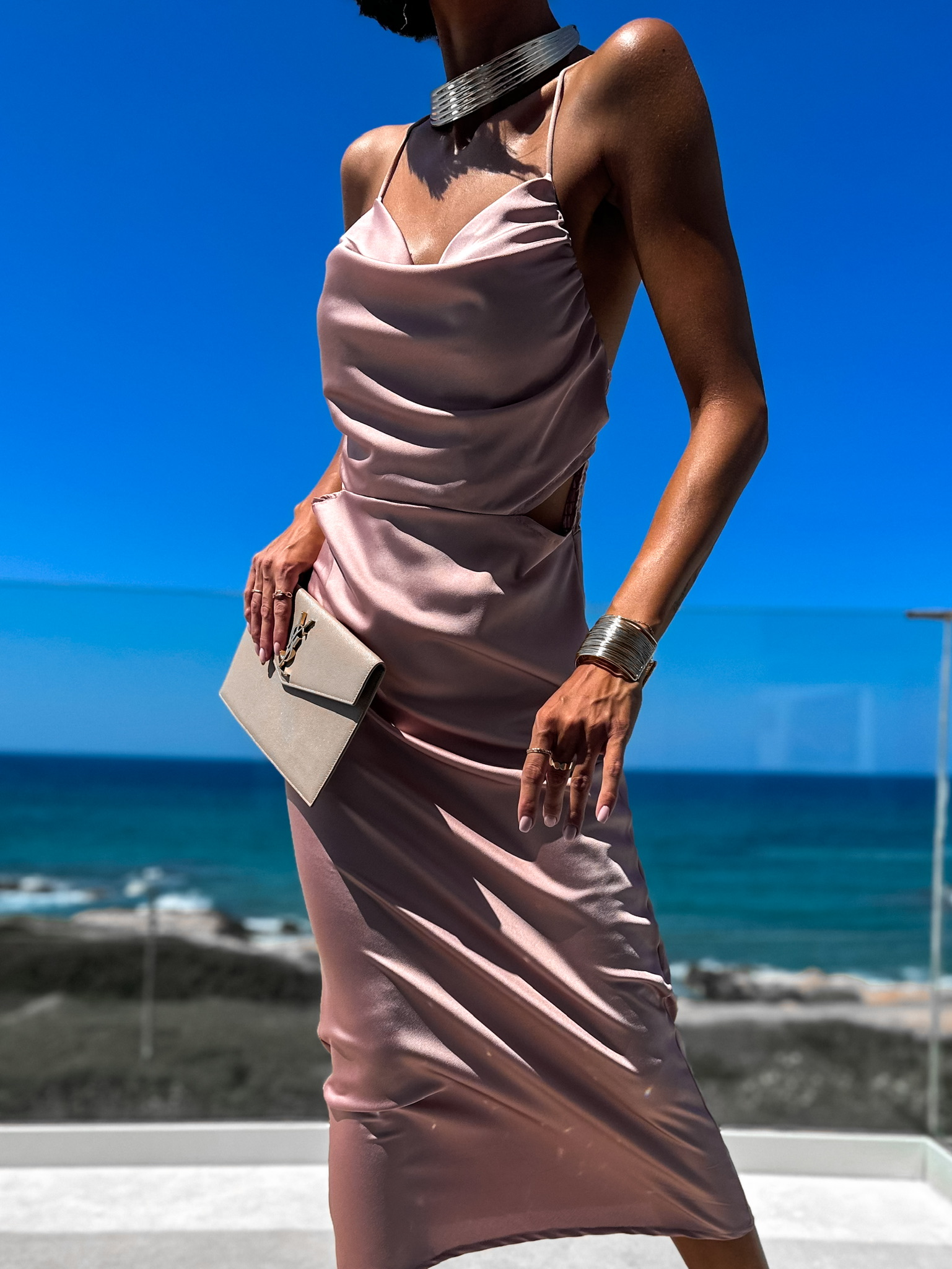 Starorůžové lesklé elegantní šaty KAIAS Velikost: ONESIZE