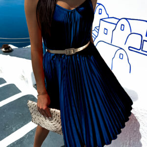 Tmavě modré lesklé plisované šaty CLAURA se zlatým páskem Velikost: ONESIZE