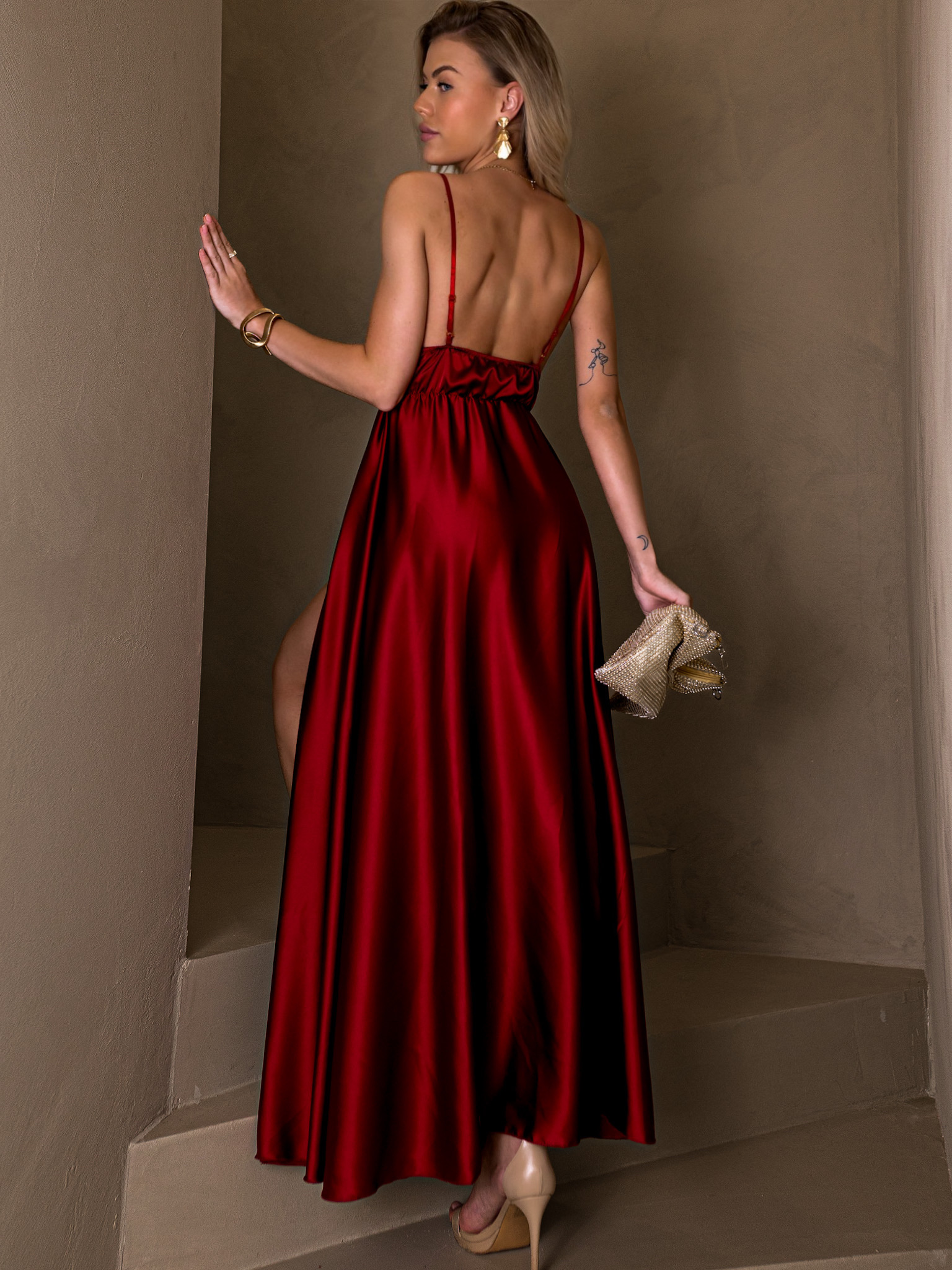 Bordó lesklé elegantní šaty YASMINE s rozparkem Velikost: ONESIZE - Obrázek 3