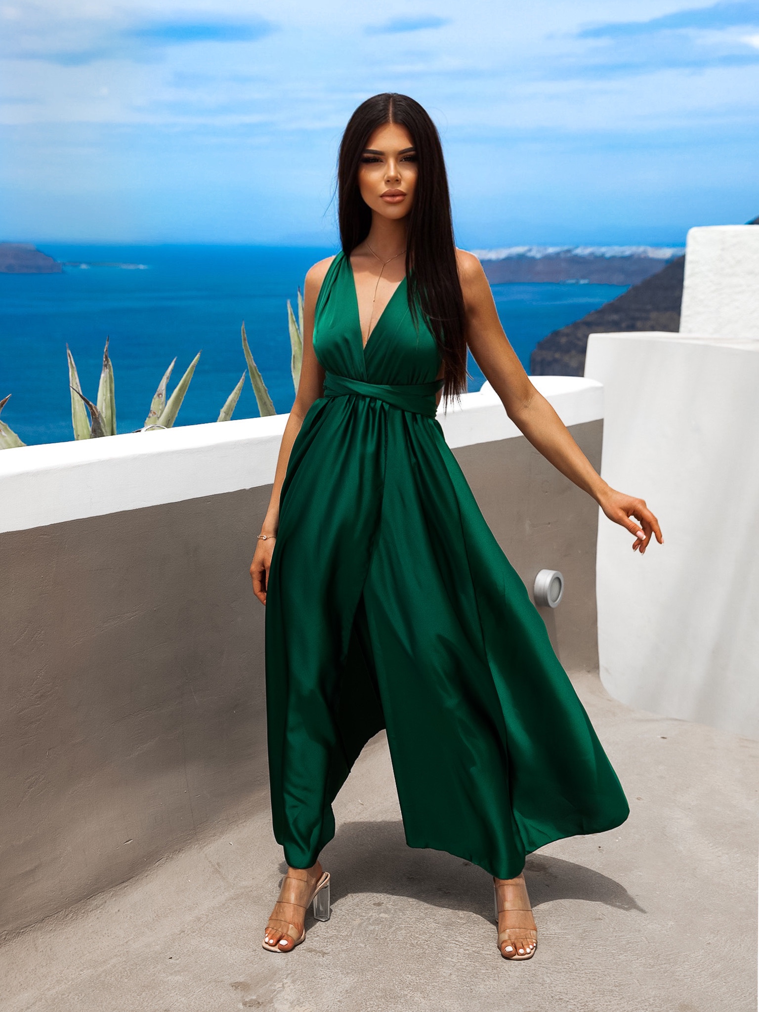 Smaragdové lesklé šaty VALERDI s variabilním vázáním a rozparkem - Obrázek 3