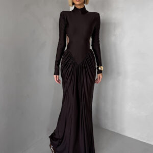 Tmavě hnědé společenské tvarující šaty RELANIO s průstřihy Velikost: ONESIZE