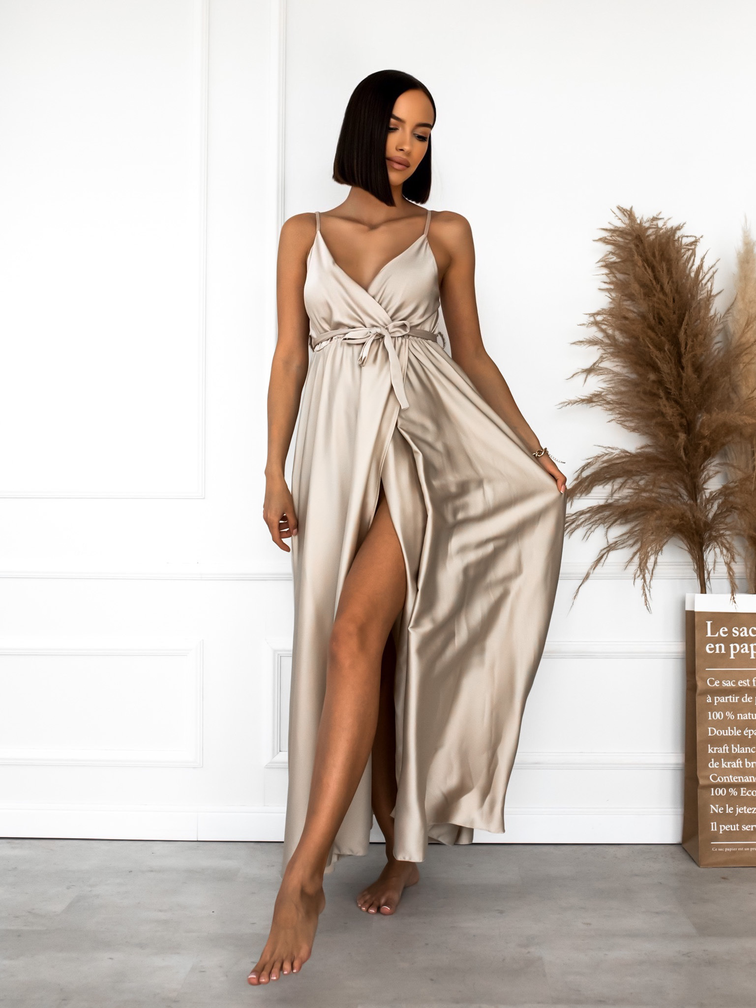 Béžové elegantní dlouhé šaty FAIRYTALE - Obrázek 2