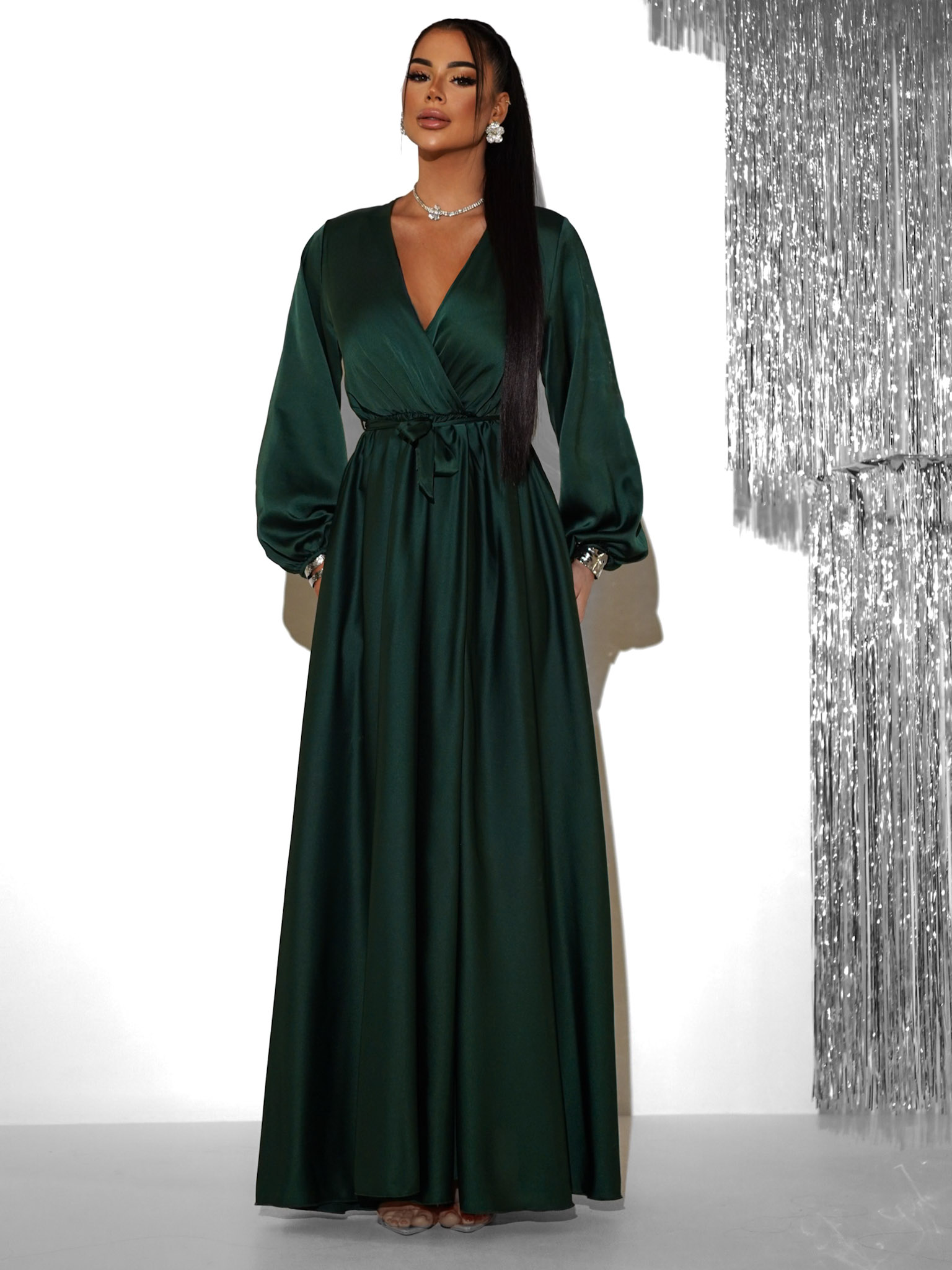 Smaragdové saténové maxi šaty WOMAN s dlouhým rukávem Velikost: ONESIZE - Obrázek 3