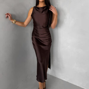 Tmavě hnědé saténové midi šaty ZERALA se sponou Velikost: M