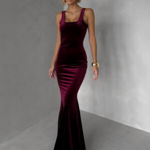 Vínové sametové společenské šaty UMERY Velikost: ONESIZE