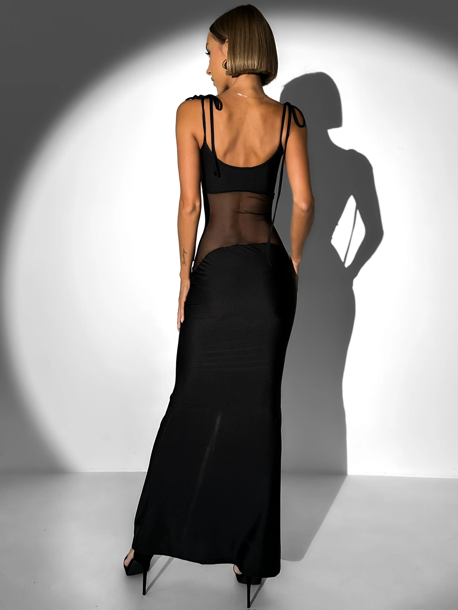 Černé party šaty DAHIANA se síťkou Velikost: ONESIZE - Obrázek 3