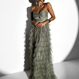 Khaki plesové tylové šaty BRUNHIL s volánky Velikost: L