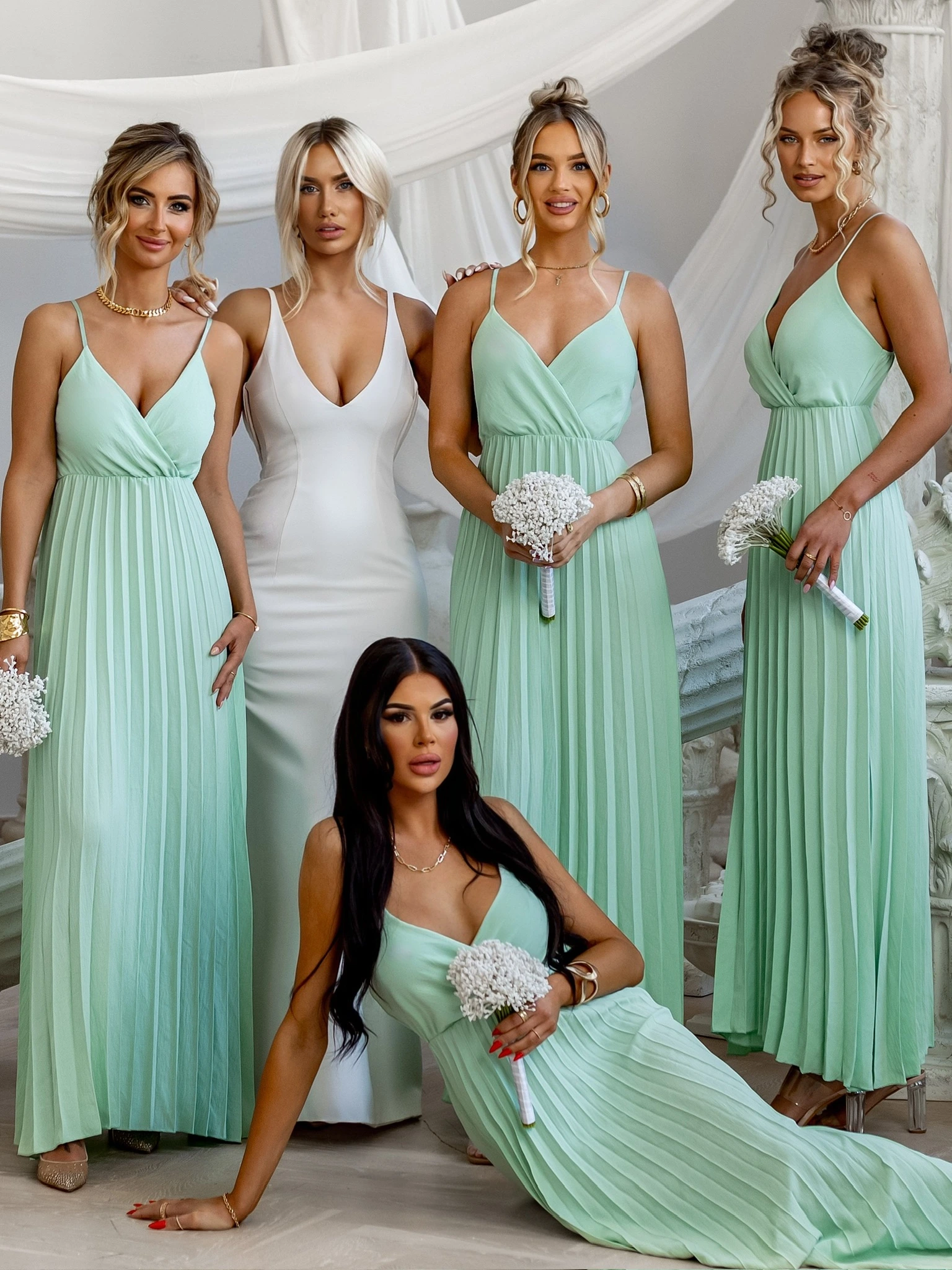 Světle zelené plisované dlouhé šaty SUNLOVE pro družičky Velikost: ONESIZE - Obrázek 3