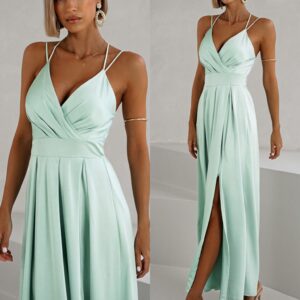 Světle zelené společenské šaty SAURANA s rozparkem Velikost: ONESIZE