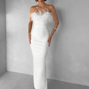 Bílé společenské vypasované dlouhé šaty BELSANTE s rozparkem Velikost: L