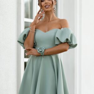 Mintové elegantní mini šaty SELEYA s rukávky Velikost: L