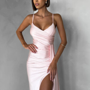 Světle růžové dlouhé společenské šaty OLIRYA s výstřihem Velikost: ONESIZE