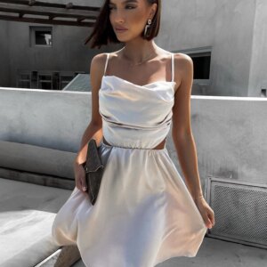 Béžové lesklé elegantní šaty JEWELRY s průstřihy